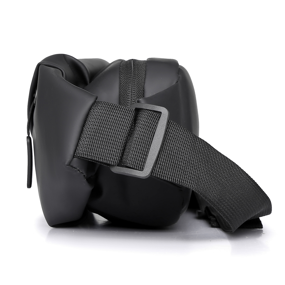 Men's Casual Crossbody Bag - M - Sports Equipment Storage 评论和价格